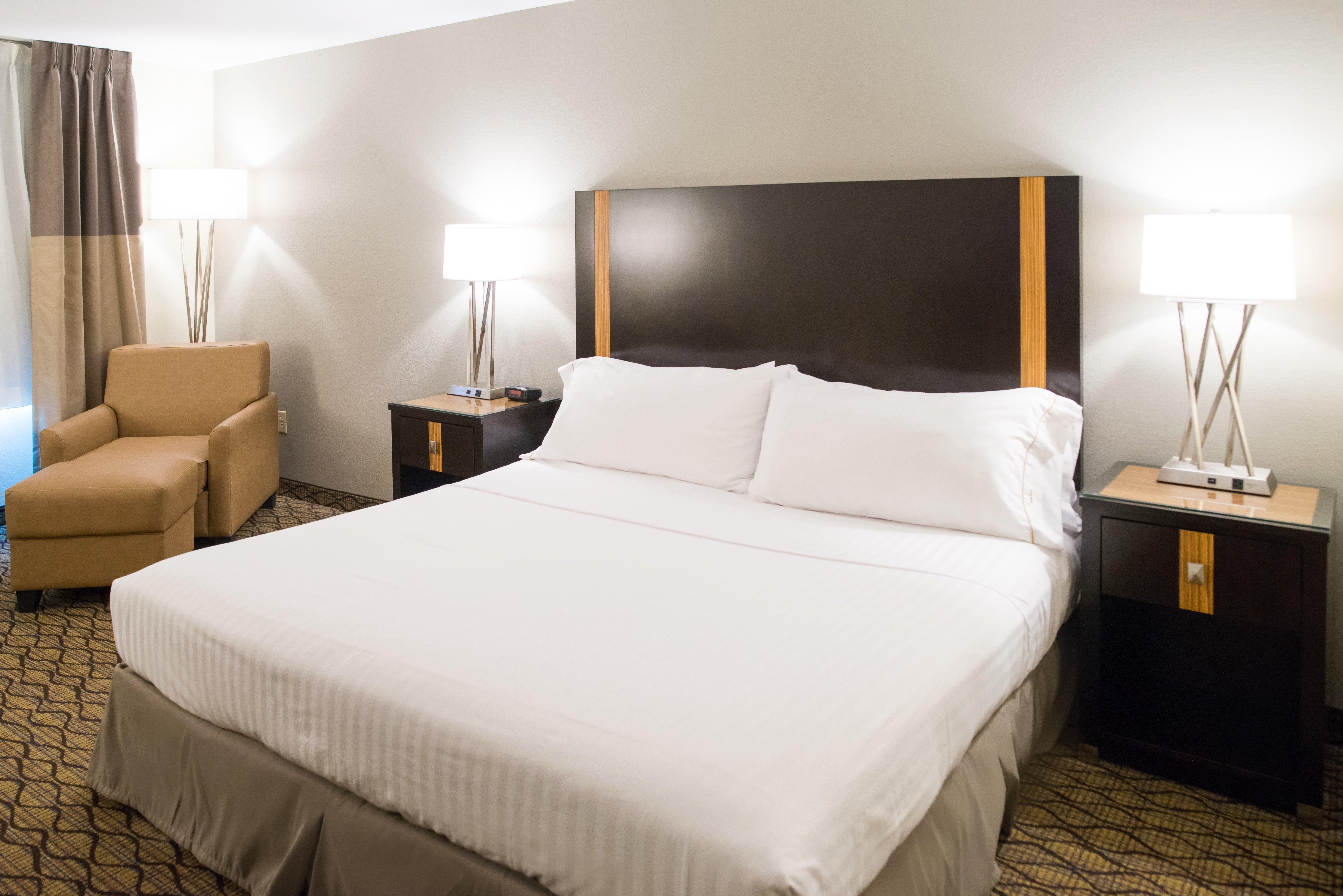 Holiday Inn Express Hotel & Suites Chanhassen By Ihg Экстерьер фото