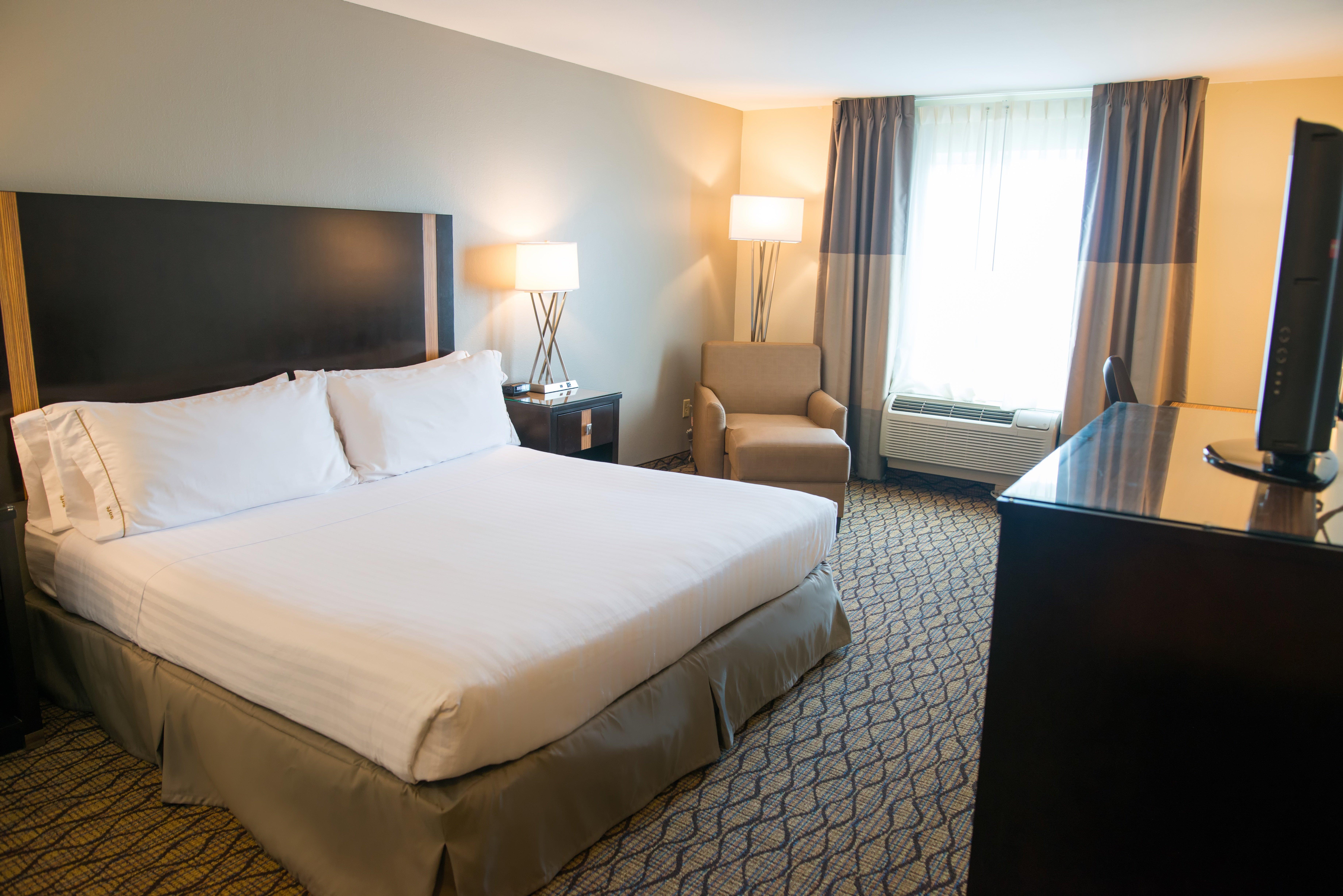Holiday Inn Express Hotel & Suites Chanhassen By Ihg Экстерьер фото