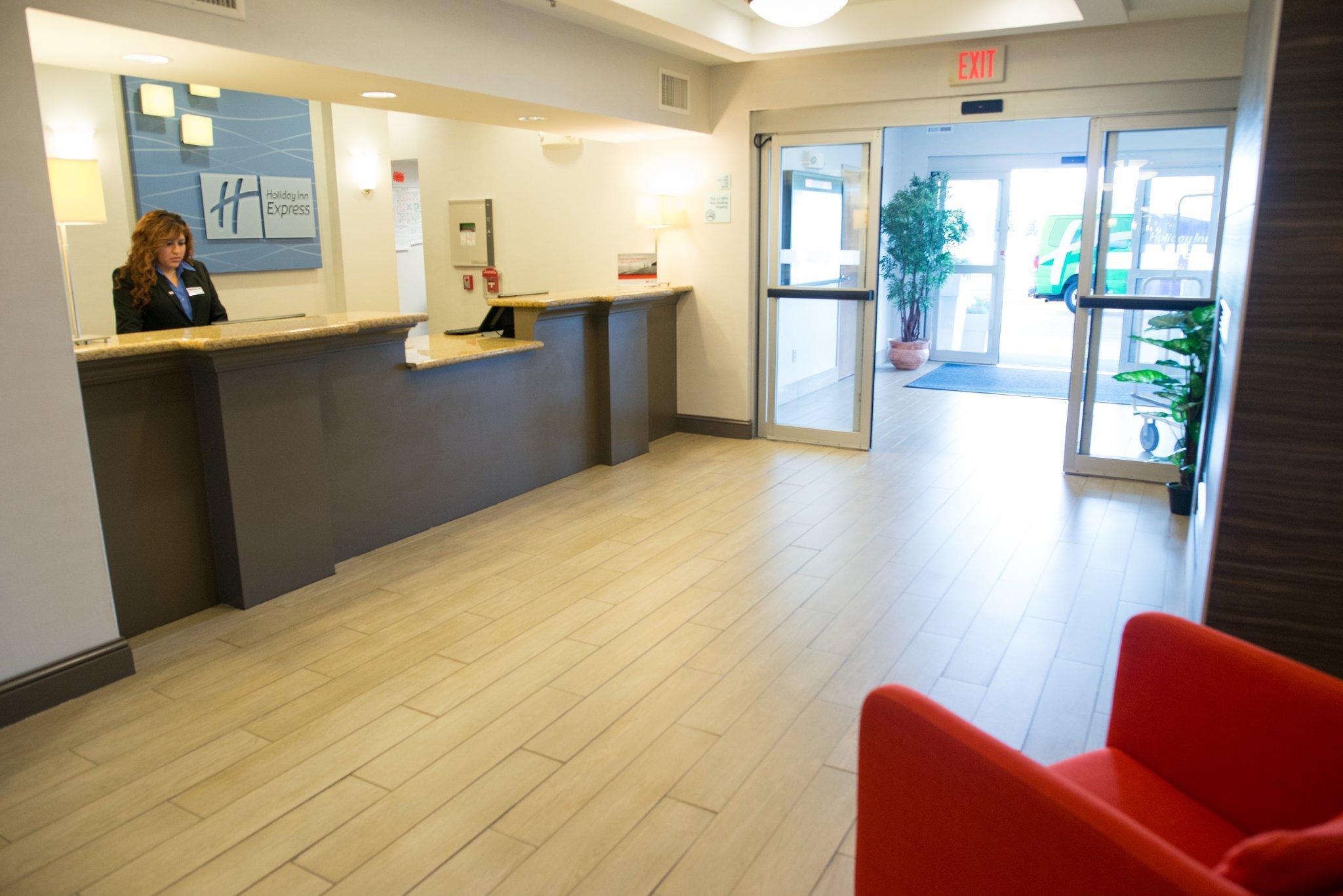 Holiday Inn Express Hotel & Suites Chanhassen By Ihg Экстерьер фото