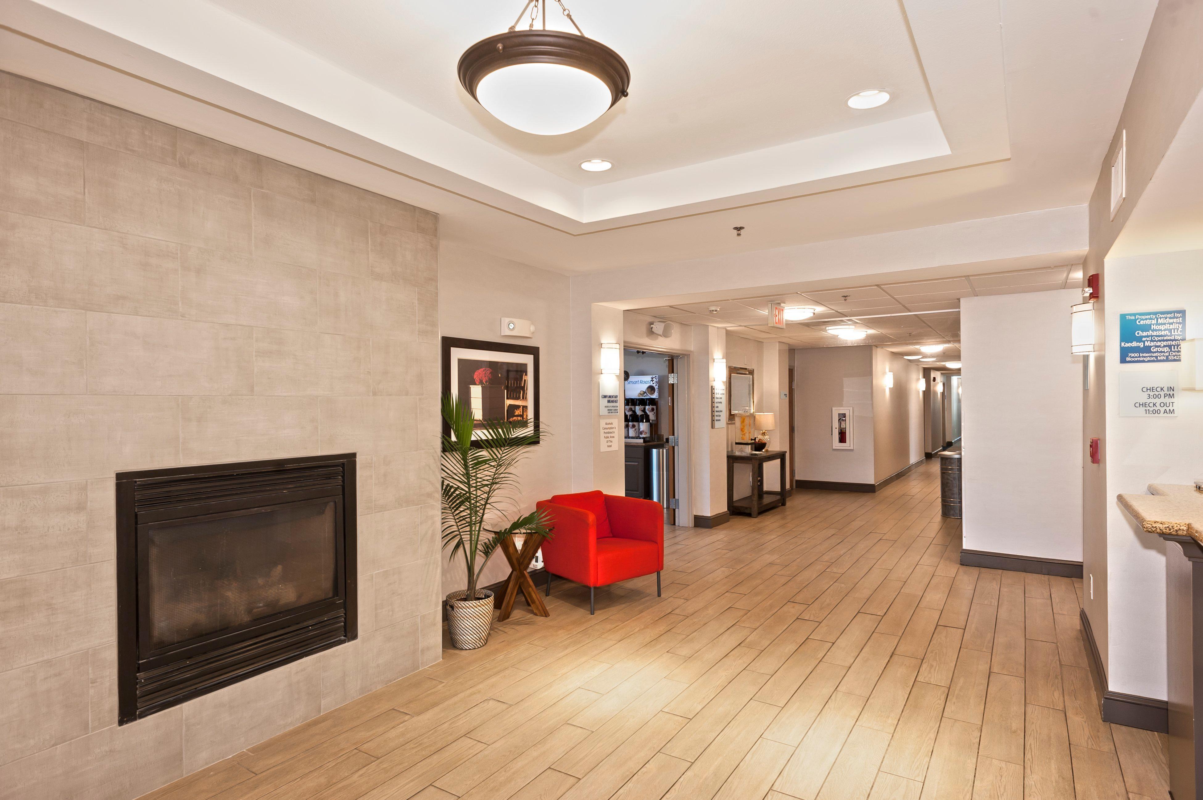 Holiday Inn Express Hotel & Suites Chanhassen By Ihg Экстерьер фото
