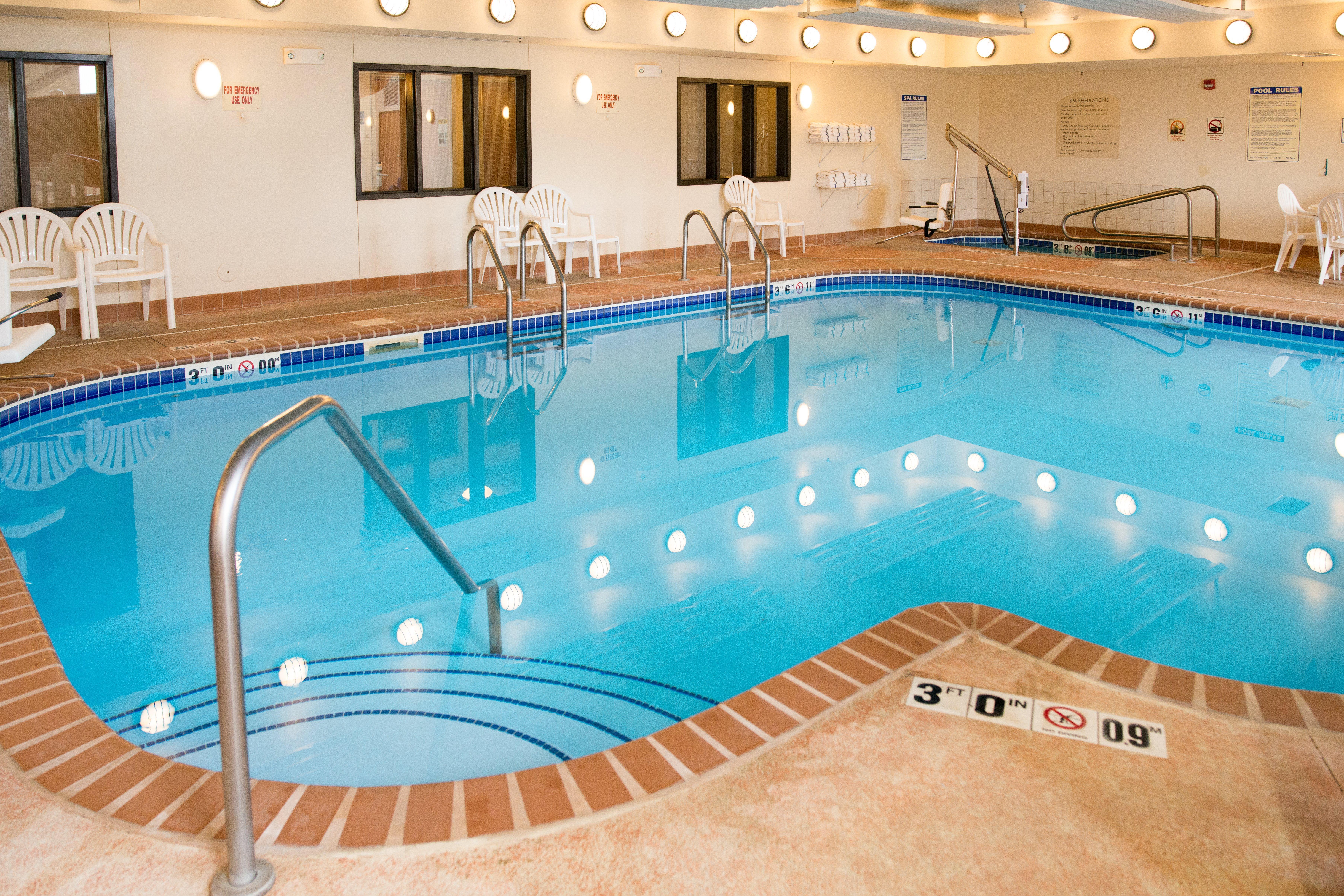 Holiday Inn Express Hotel & Suites Chanhassen By Ihg Экстерьер фото