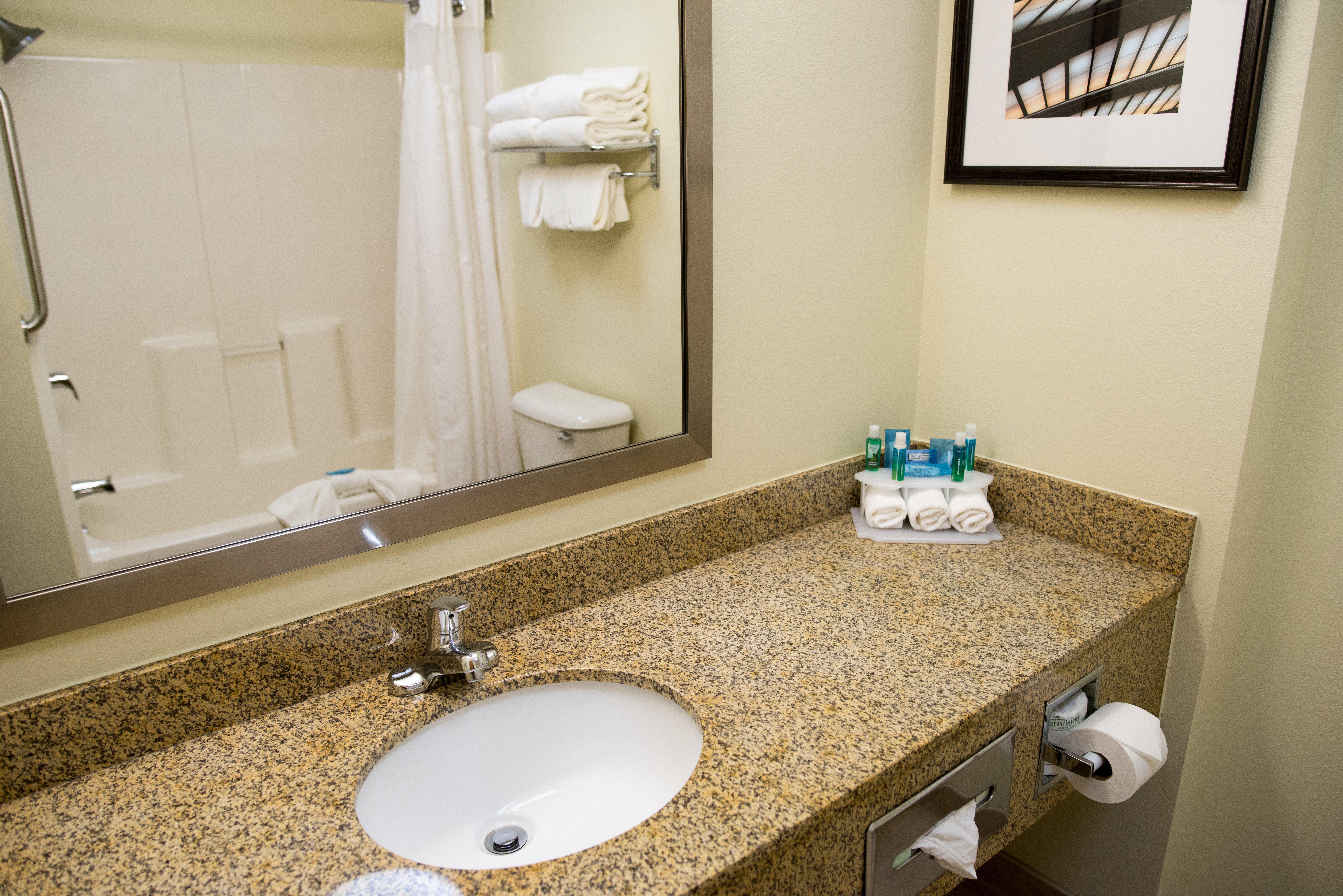 Holiday Inn Express Hotel & Suites Chanhassen By Ihg Экстерьер фото