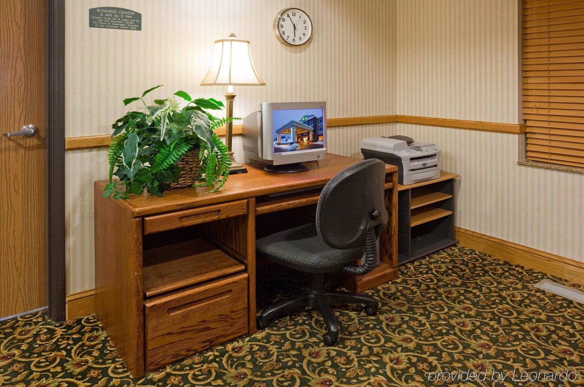Holiday Inn Express Hotel & Suites Chanhassen By Ihg Удобства фото