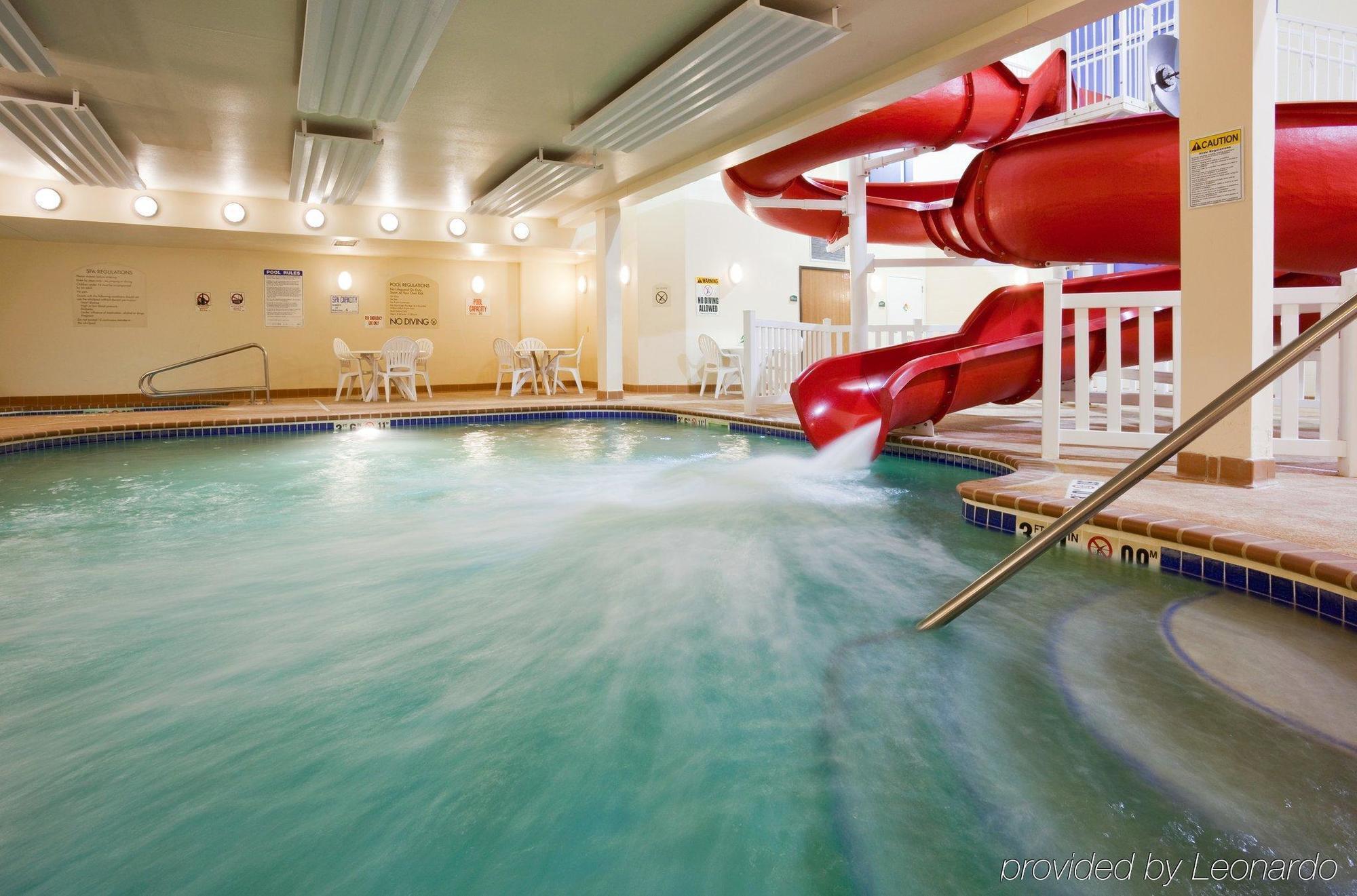 Holiday Inn Express Hotel & Suites Chanhassen By Ihg Экстерьер фото